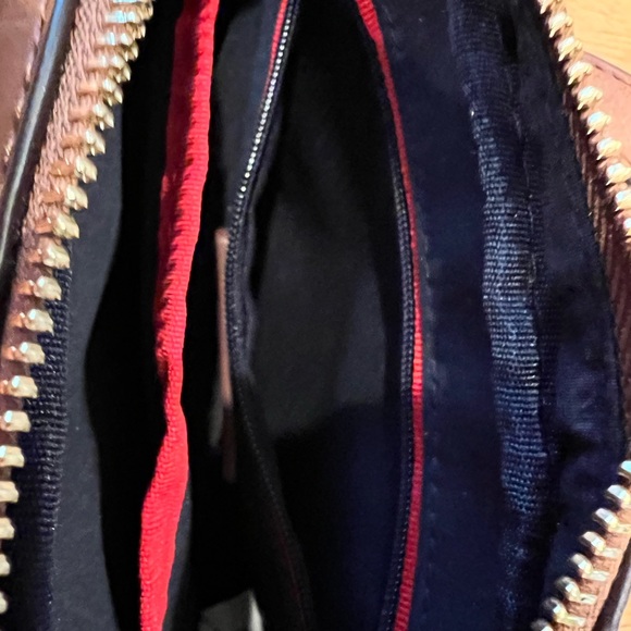 Tommy HILFIGER crossbody/belt bag EUC - Picture 9 of 14